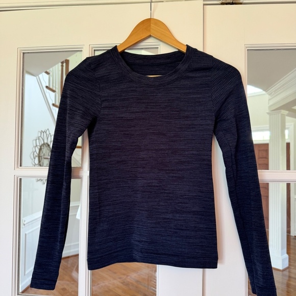 Athleta Renew Seamless Crewneck Top, Navy Heather, Size XS - Picture 2 of 5